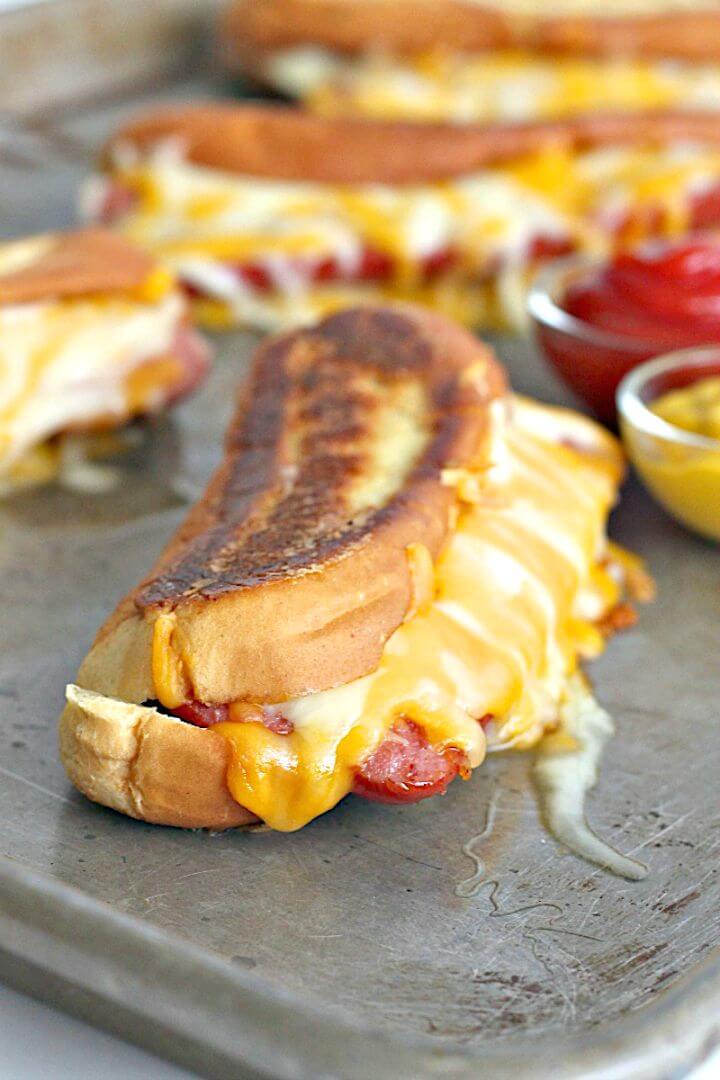 Grilled Cheese Hot Dogs Recipe - DIY