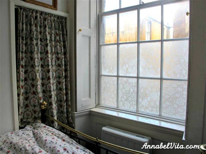 How to Make Lace Window Treatment with Cornflour