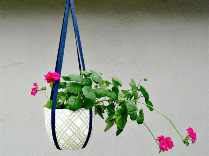 How to Make Quick Plant Hanger