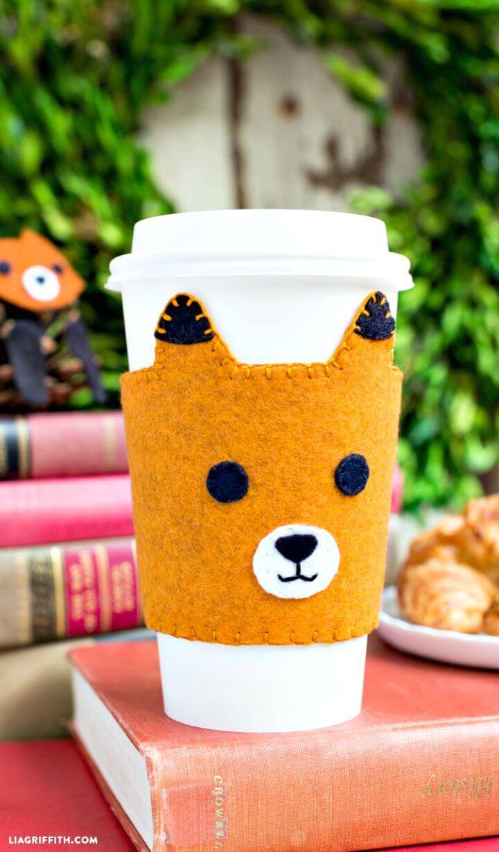  DIY Hand-stitched Felt Fox Coffee Sleeves