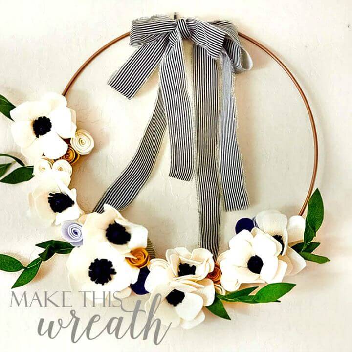 DIY 3 Felt Flowers and Leaves Wreath