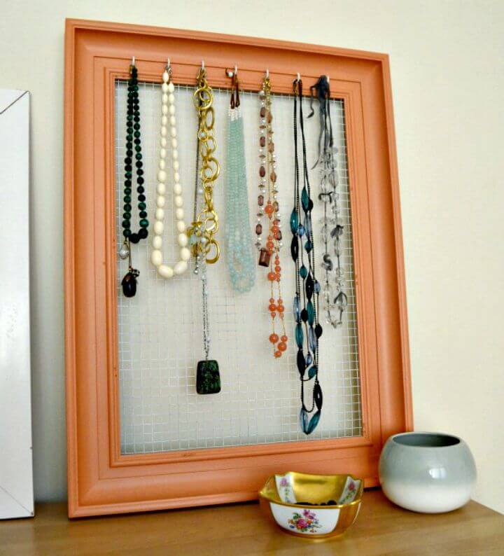 Adorable DIY Old Frame Jewelry Organizer