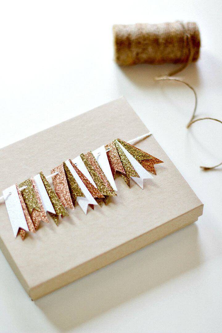 DIY Mini Flags Gift Wrapping