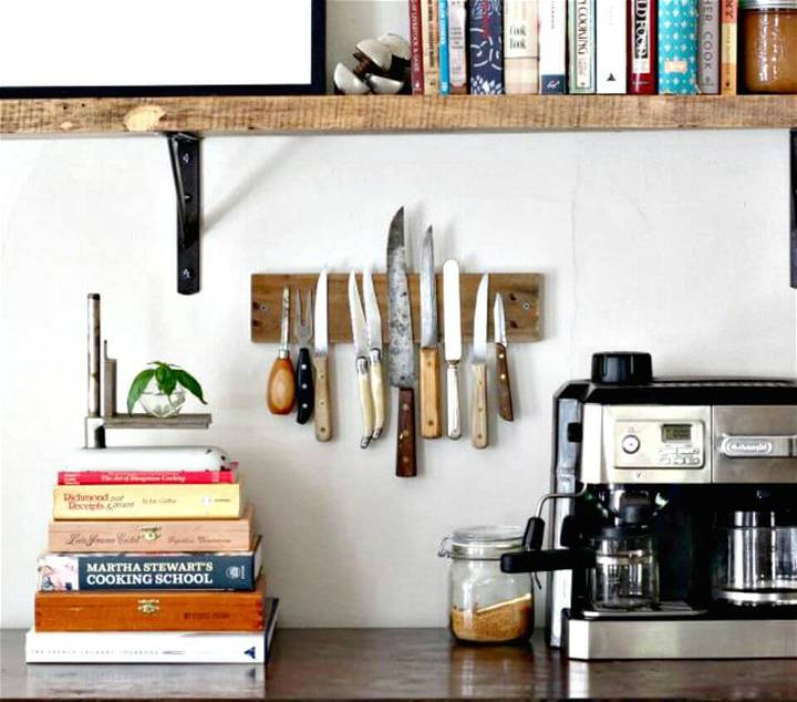 DIY Rustic Wall Rack To Display Knives