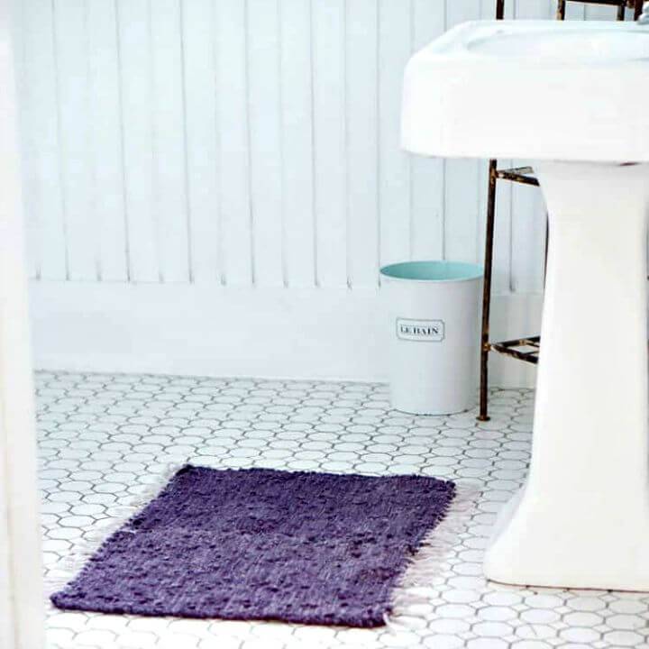 Quick DIY Upcycled Bath Mat