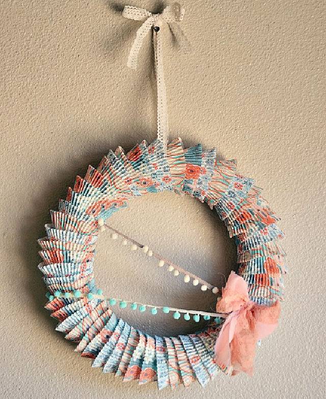 Awesome DIY Cupcake Liners Summer Wreath