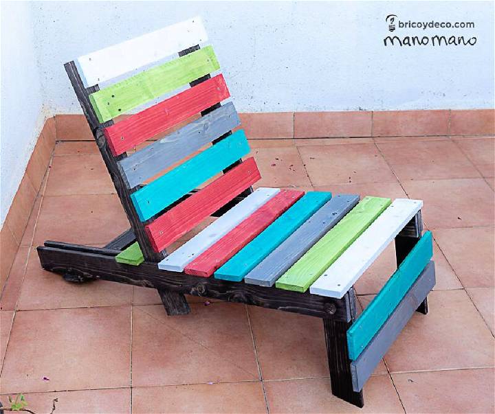 Colorful DIY Pallet Wood Folding Chair