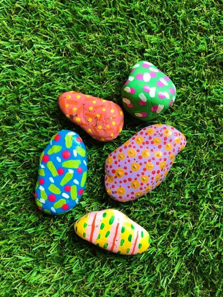 DIY Painted Rock Paper Dolls, easy rock painting ideas for beginners