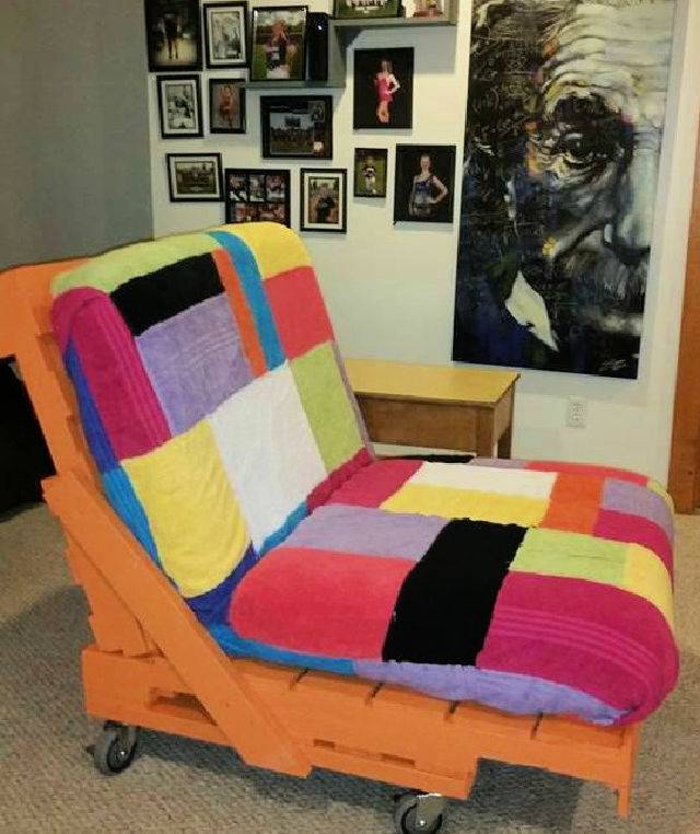 DIY Pallet Wood Lounge Chair Tutorial