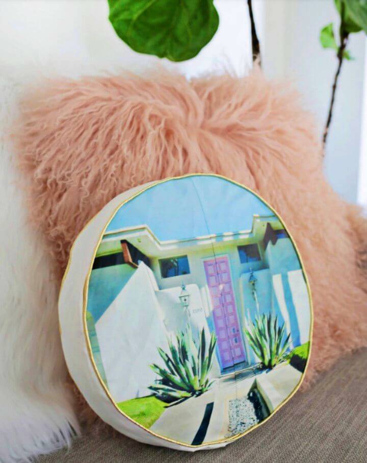DIY Palm Springs Photo Pillow, displaying photos is like showing your life for the person in photo so do it also by sewing colorful spring pillows!