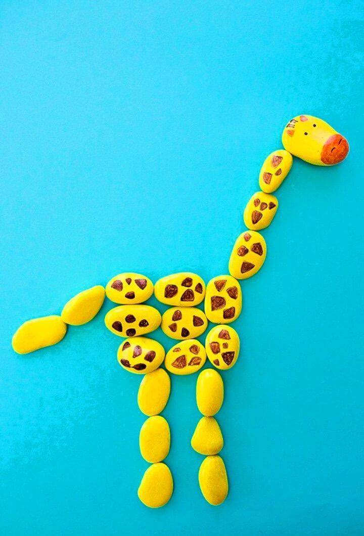 DIY Rock Animal Giraffe Puzzle, rock painting ideas for beginners