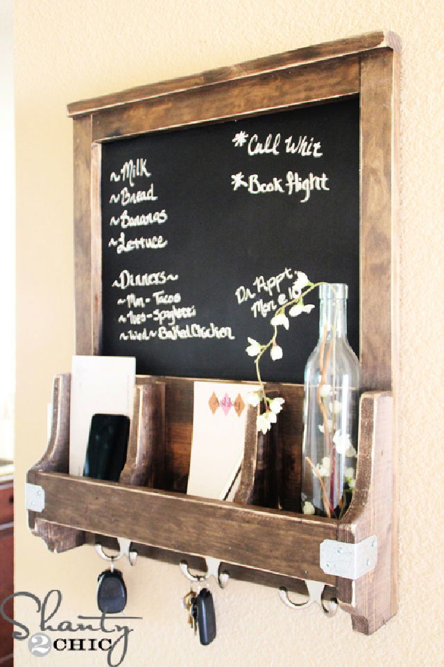 Easy DIY Chalkboard and Key Hooks