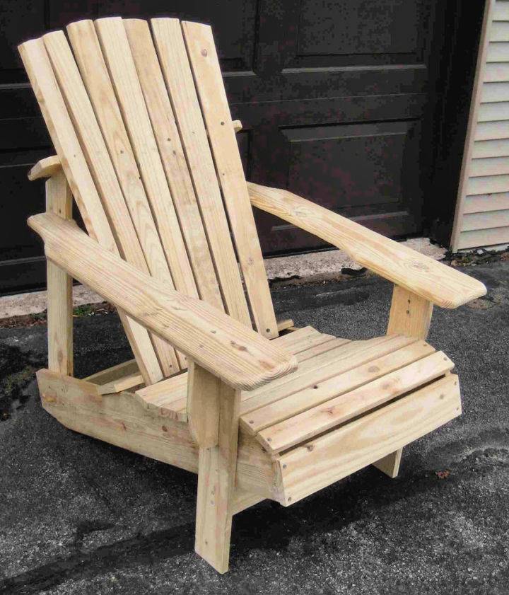Easy DIY Pallet Wood Adirondack Chair