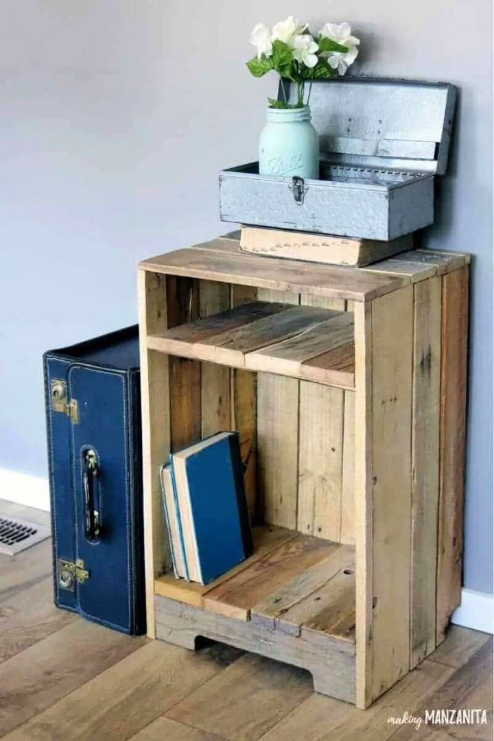 Homemade Rustic Style Pallet Side Table
