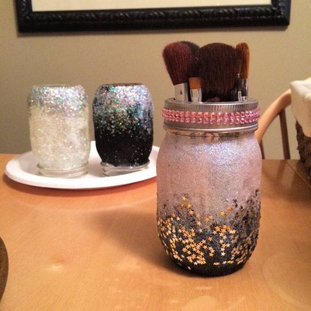 How to Make a Makeup Brush Holder