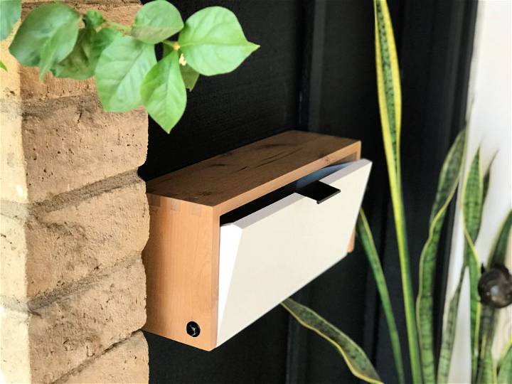 DIY Mailbox With Finger Joints