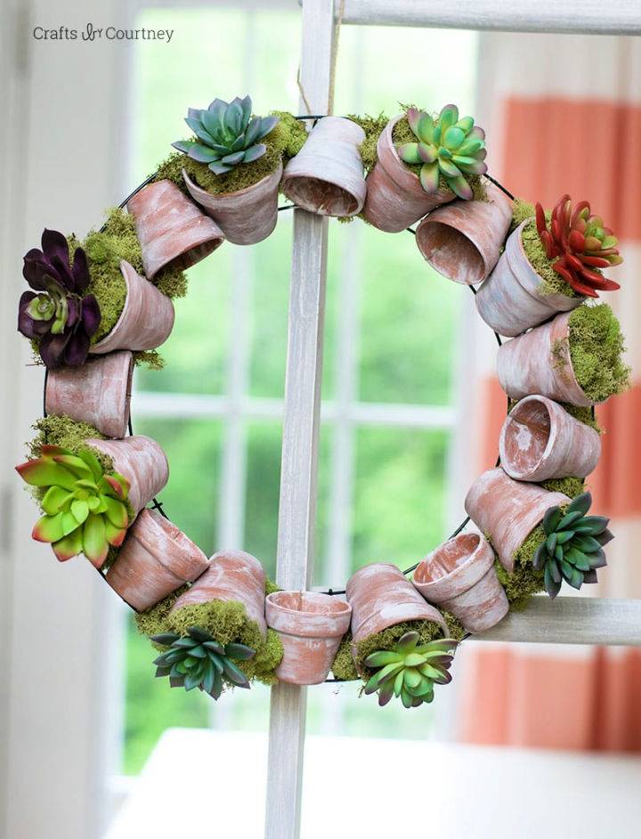Make a Succulent Summer Wreath With Terracotta Pots