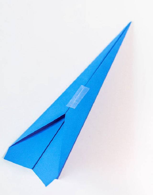 Making Airplane Out of Paper