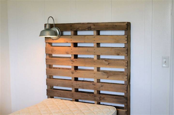 DIY Pallet Headboard - Step by Step Instructions