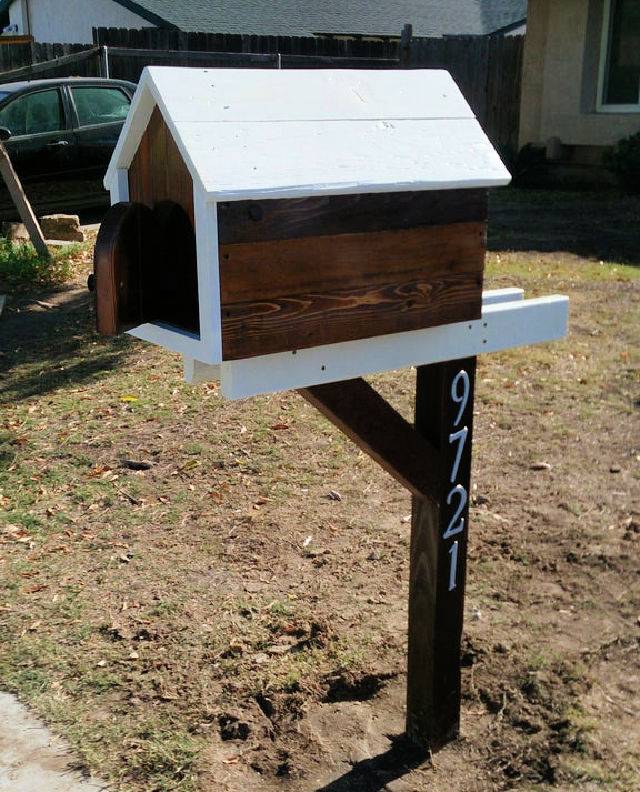 Building Your Own Pallet Mailbox