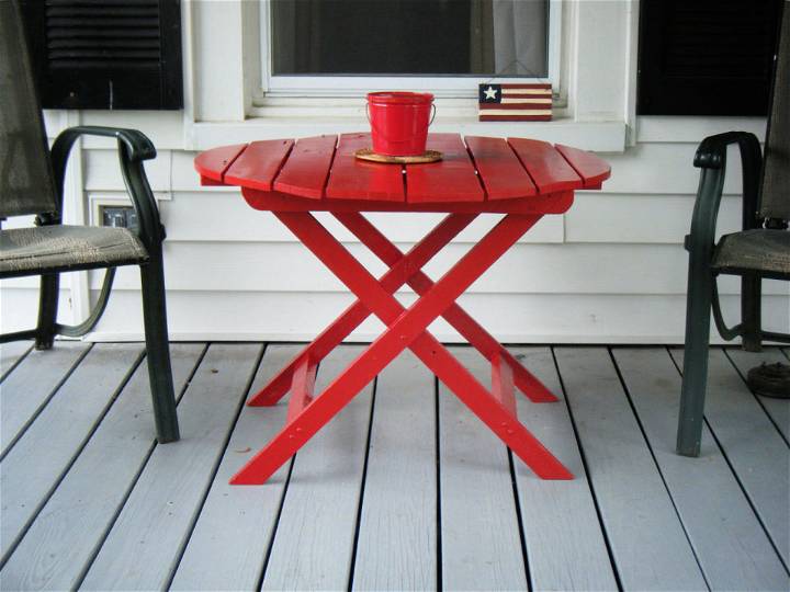Pallet Round Adirondack Side Table for Outdoor