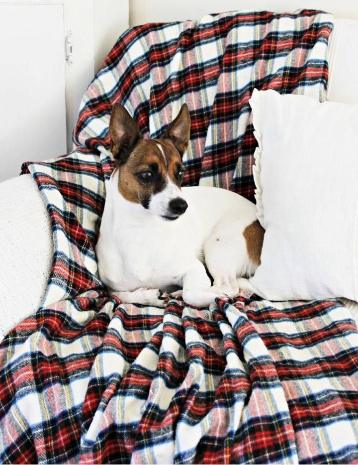 Quick and Easy DIY Cozy Flannel Throw Blanket