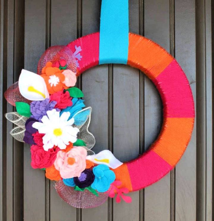 Stunning DIY Felt Flower Summer Wreath