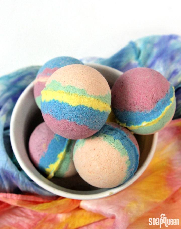 Make Your Own Tie Dye Bath Bombs