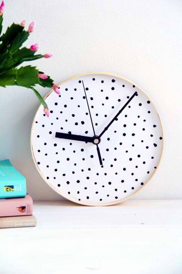 Awesome DIY Dotted Wall Clock