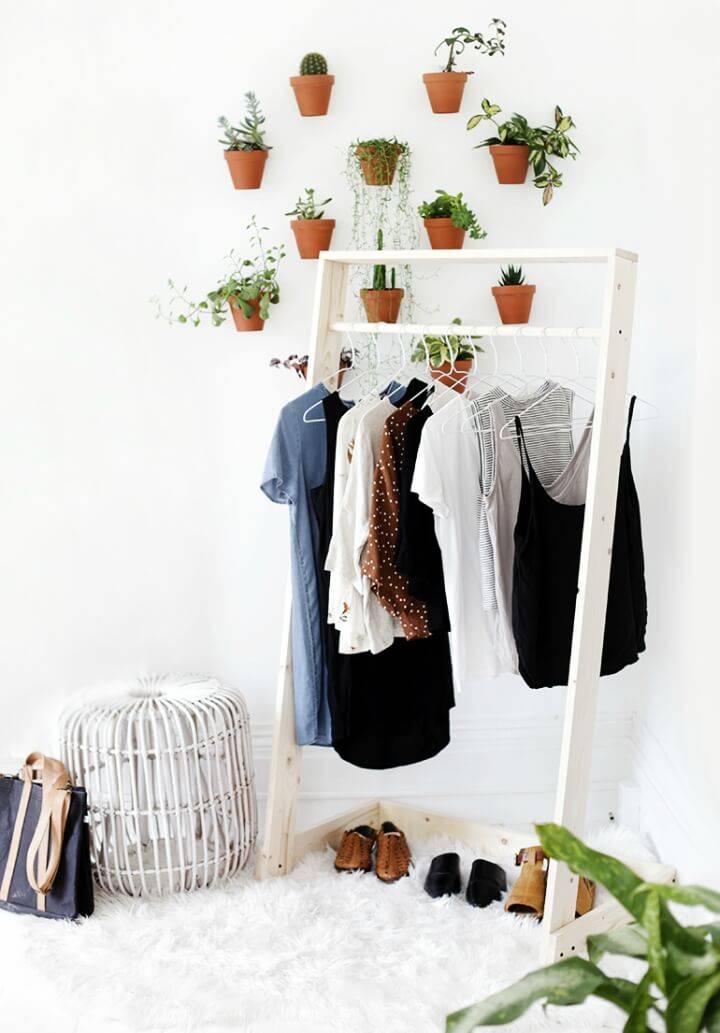 Build Wooden Clothing Rack to Sell