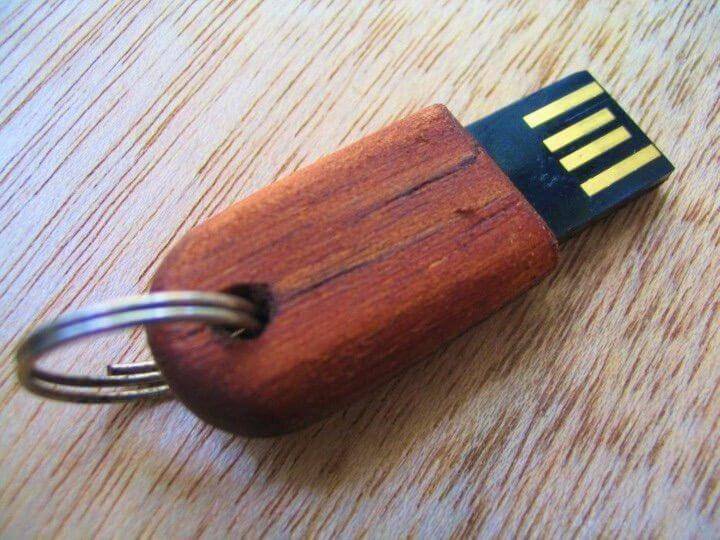 DIY Tiny Wooden USB Drive
