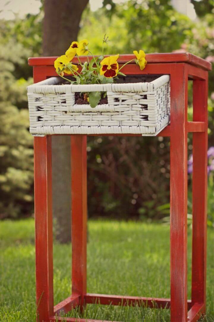 Easy DIY Upcycled Side Table Planter