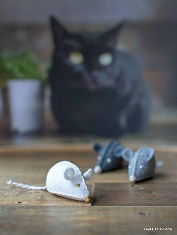 How to Make Felt Mouse Cat Toy