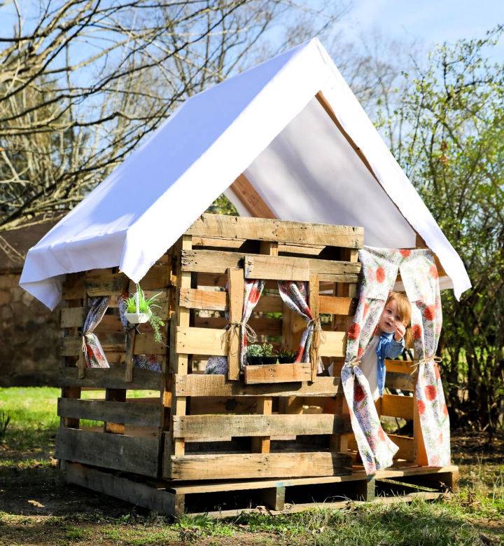 How to Make Your Own Pallet Playhouse