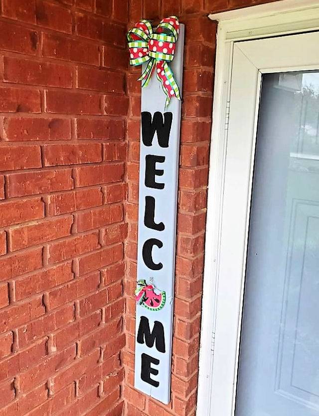 Homemade Interchangeable Welcome Sign