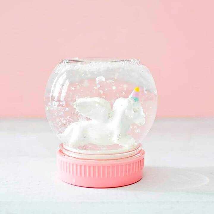Beautiful and Magical Unicorn Snow Globe