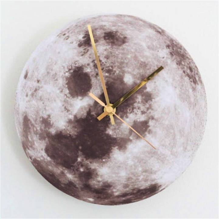 Make a NASA Moon Clock
