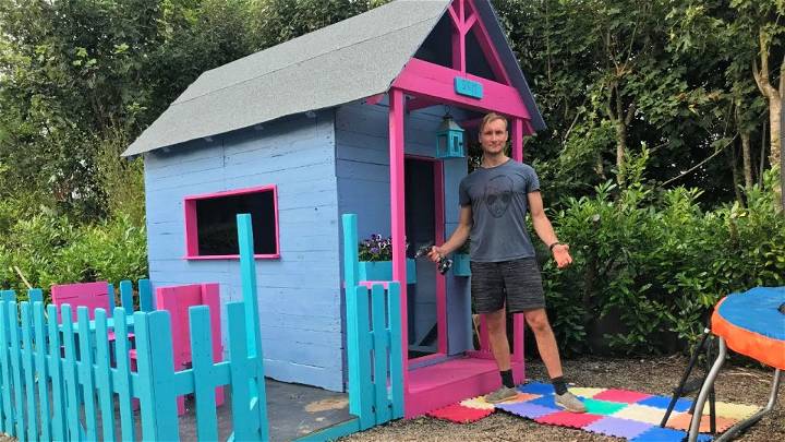 Make a Playhouse From Pallet and Timber