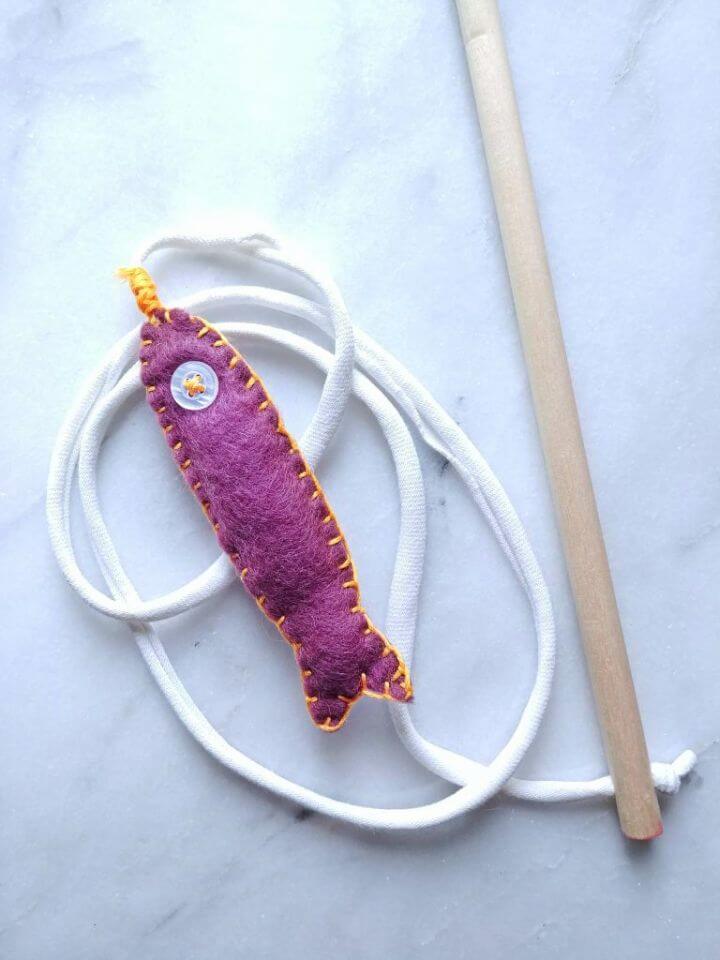 Pretty DIY Fish Cat Toy