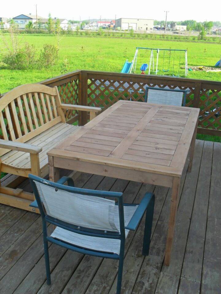 Simple DIY Outdoor Dining Table 1