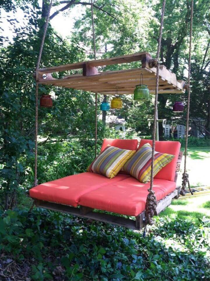 Amazing DIY Pallet Lounge Tree Swing