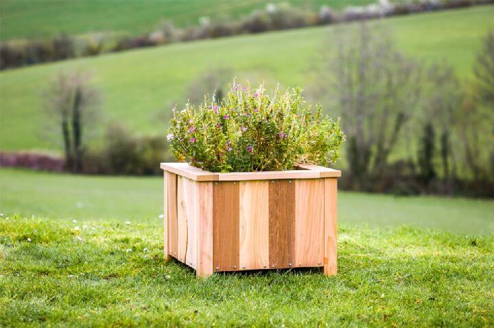 DIY Garden Planter From Scrap Wood