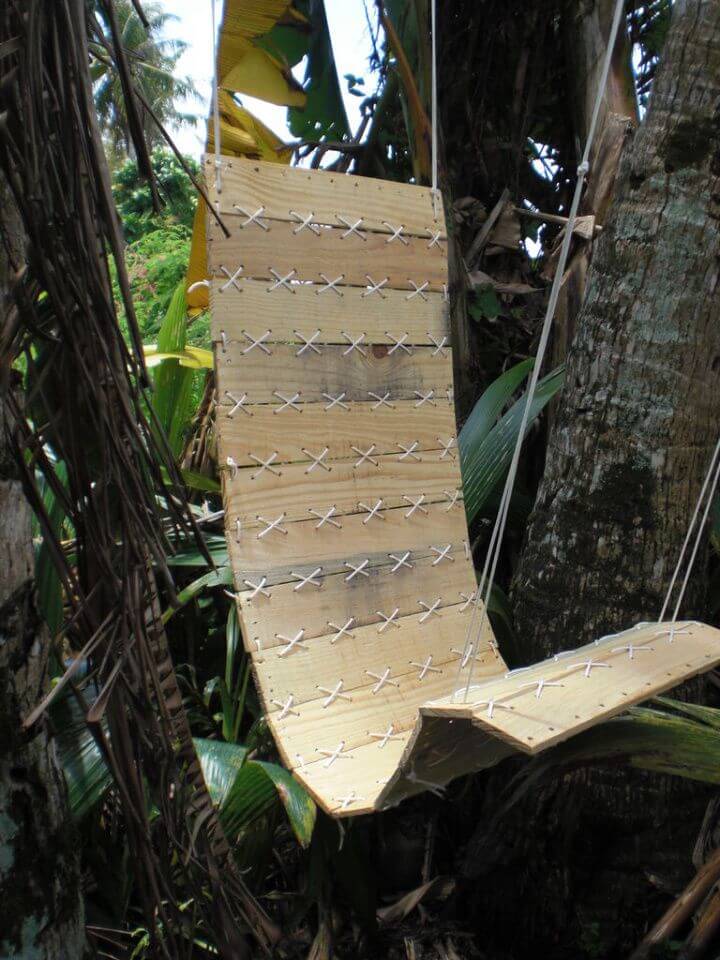 DIY Paracord Laced Pallet Hanging Chair