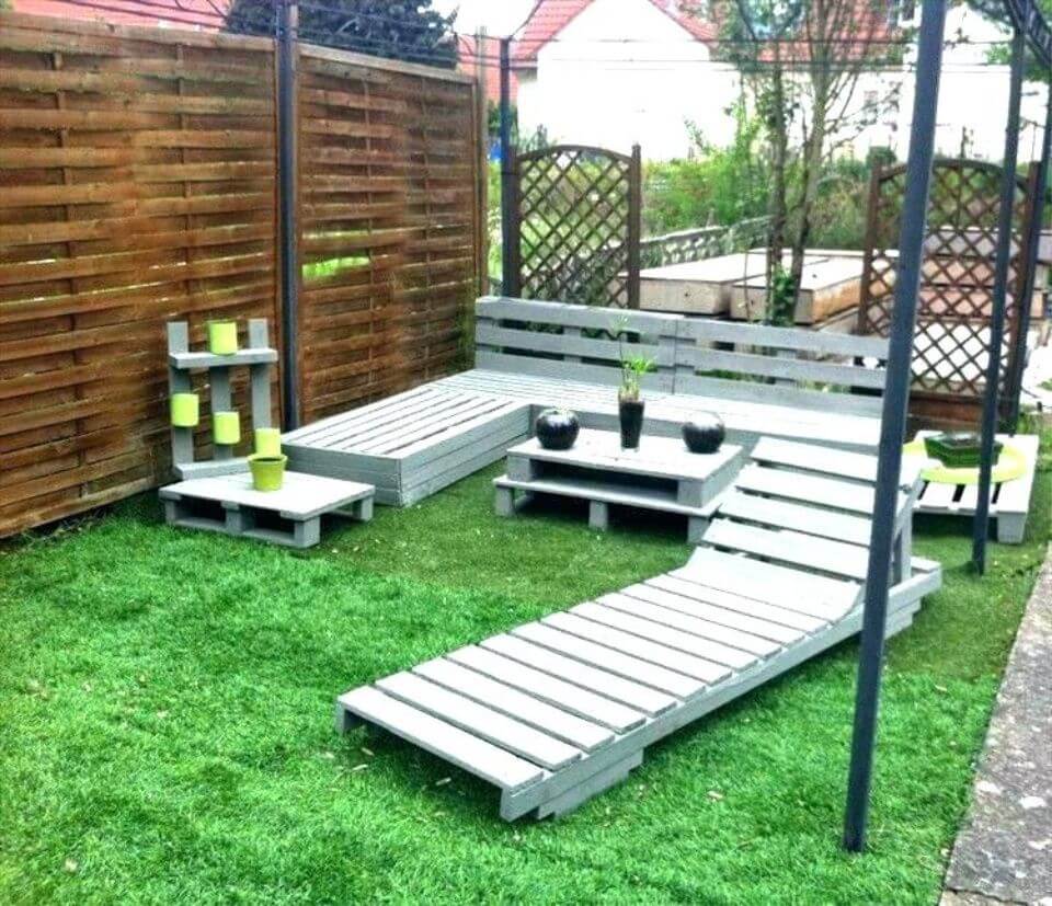 20 Free DIY Pallet Patio Furniture Plans & Ideas ⋆ DIY Crafts