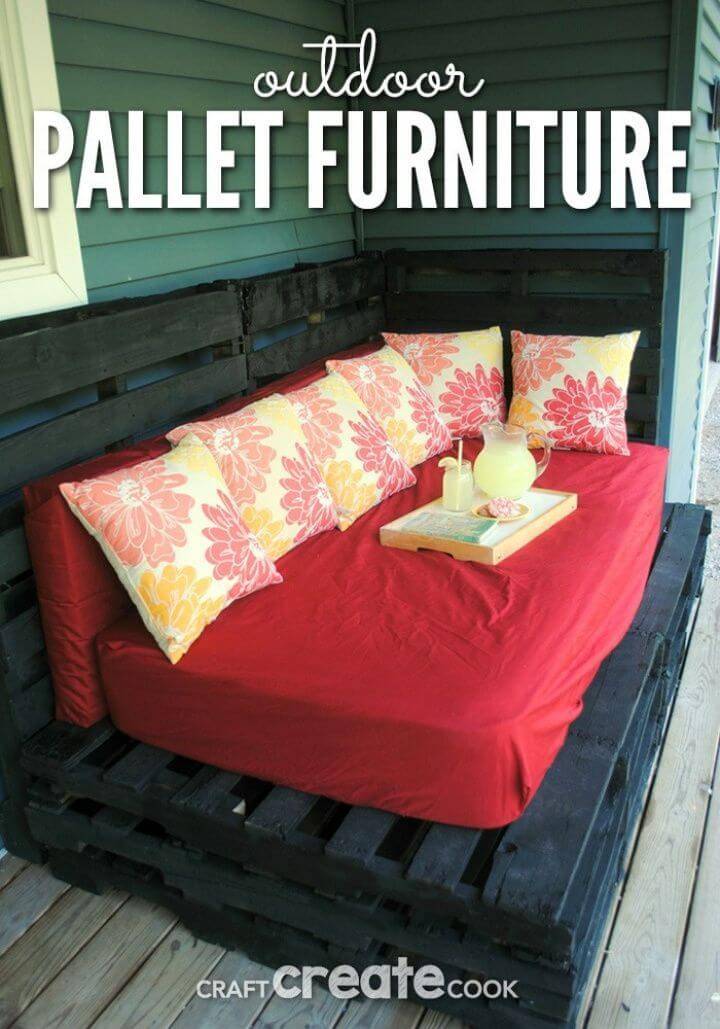 Inexpensive DIY Outdoor Pallet Furniture