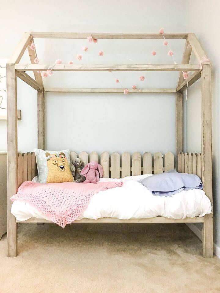 Adorable DIY Toddler House Bed