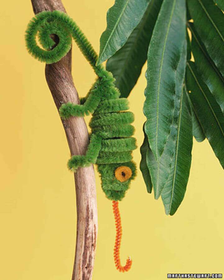 DIY Chameleon Pipe Cleaner Creature