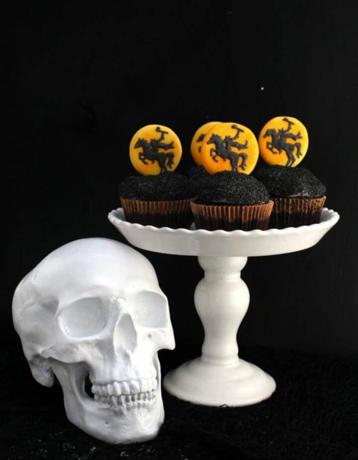 DIY Headless Horseman Cupcakes