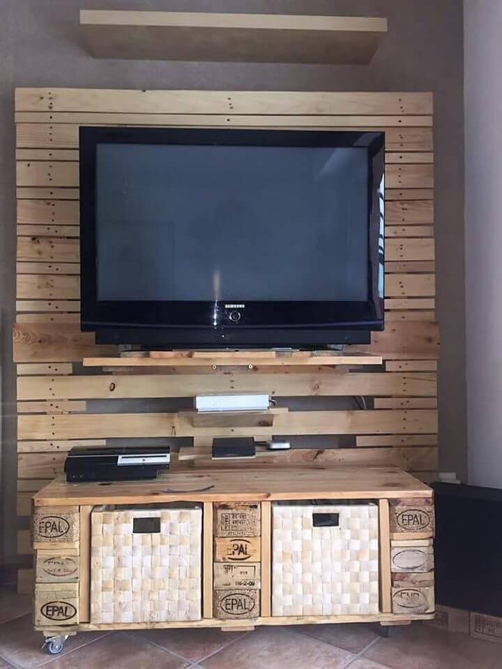 DIY Pallet Entertainment Center Tutorial