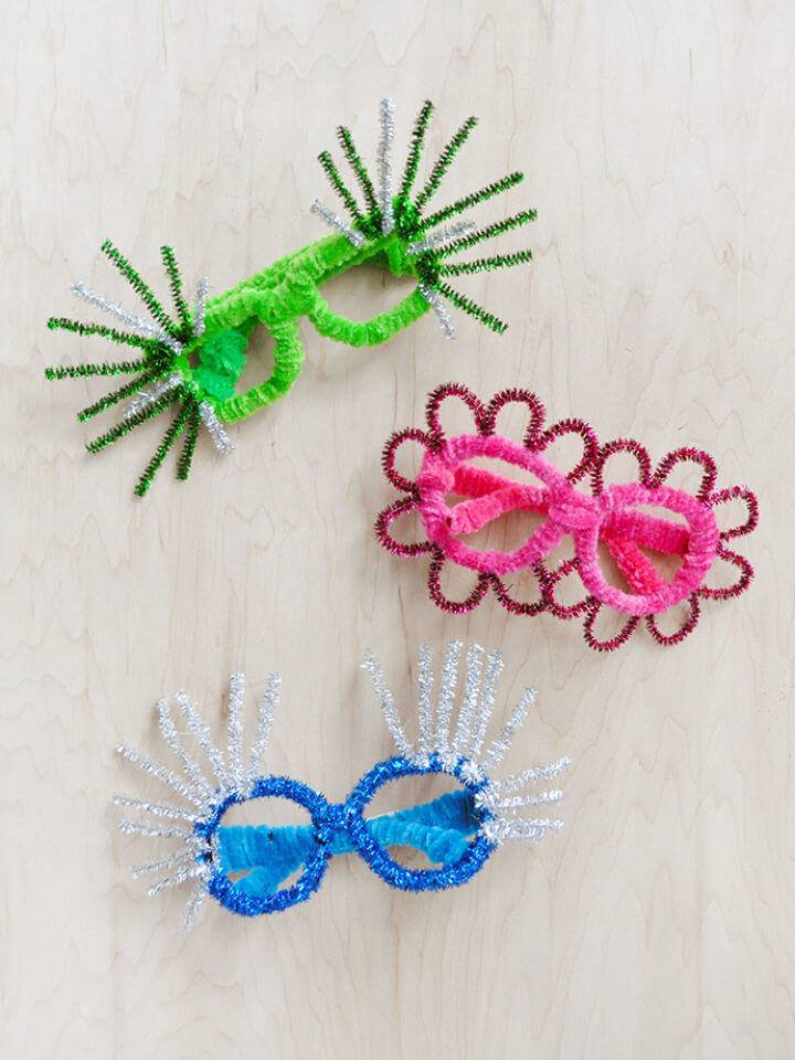 DIY Pipe Cleaner Glasses New Years Craft